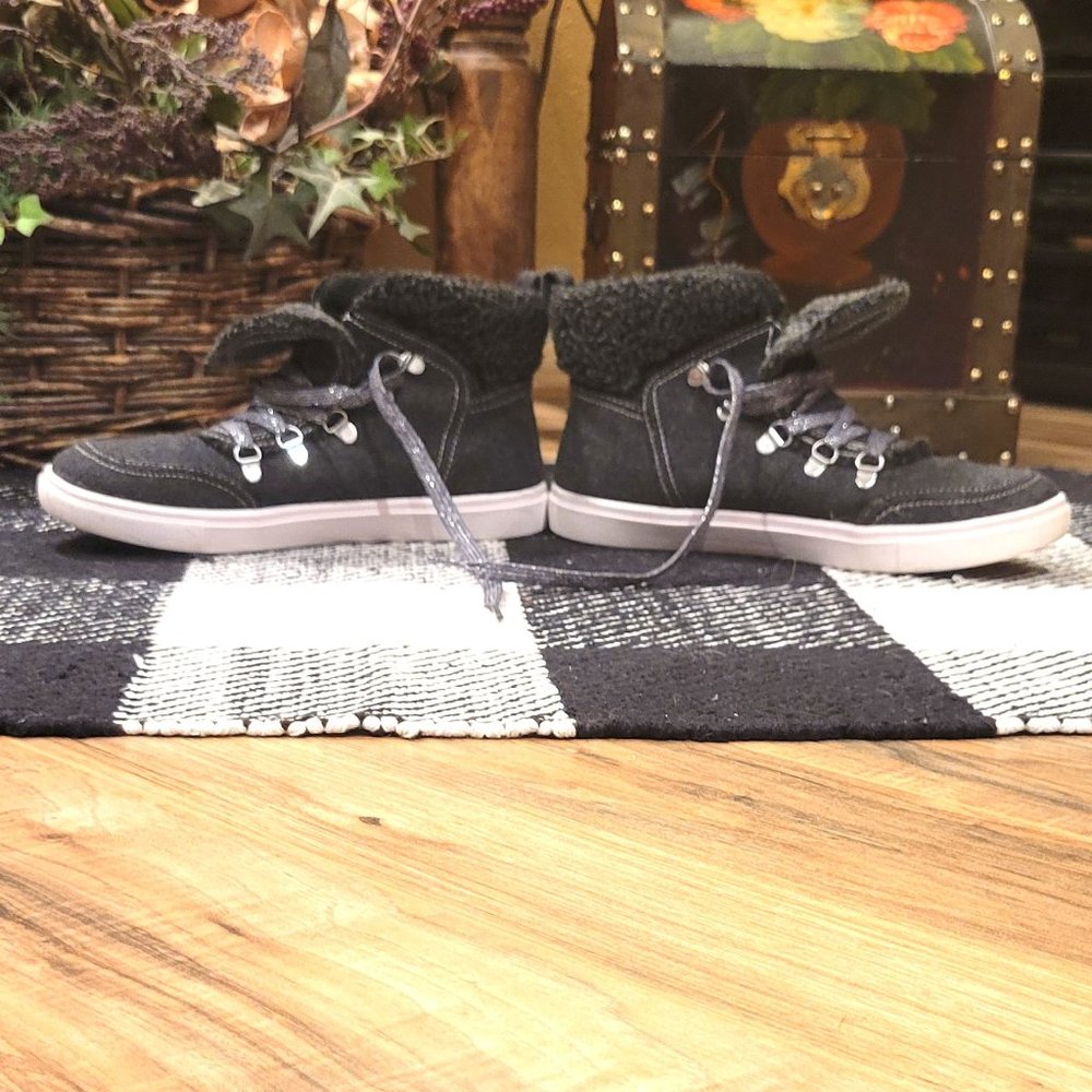 Jellypop Antarctic Shoes, Size 7.5M